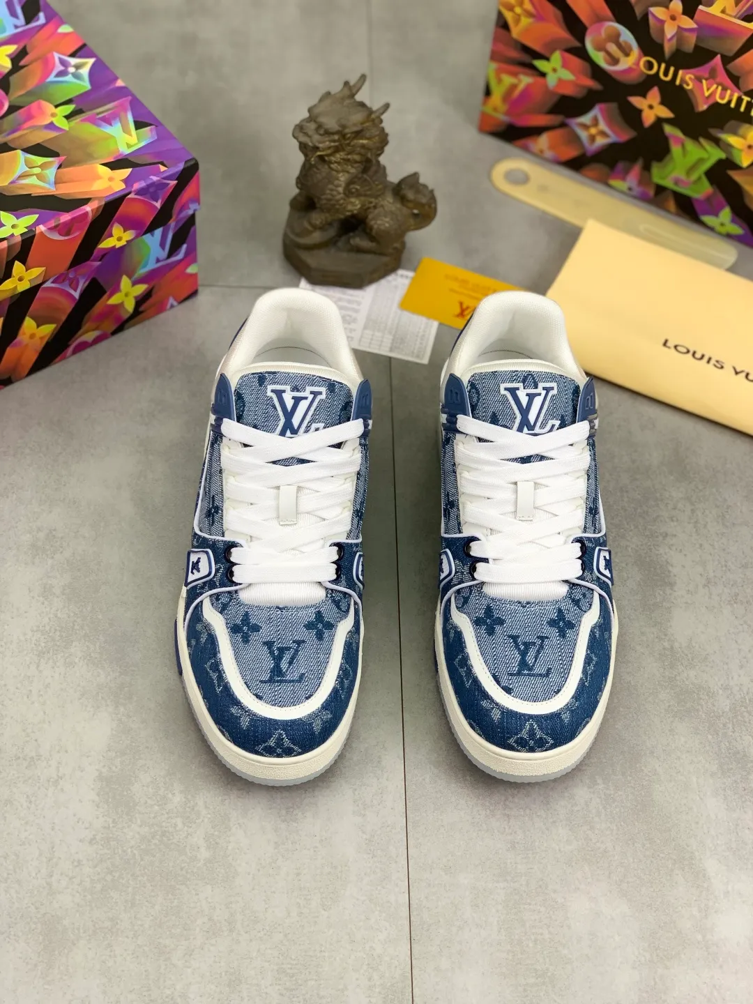 Men's men's shoes 💰P540 New style 💰💎💎Latest color High version 2025Louis*Vuitto* LV Traine catwalk TRAINER outsole and fabric private model A shoe that definitely costs a lot of money and effort. This series was designed after the arrival of Vifgil. It is favored by many fans every season. Original TPU outsole Original packaging Color: black Available in white (available from stock, super fast shipping) Code number: 35-46